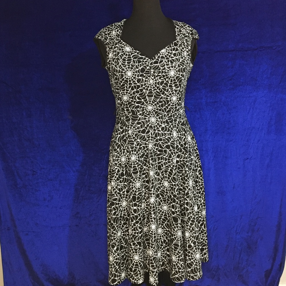 Pinup Couture PUG spiderweb dress
